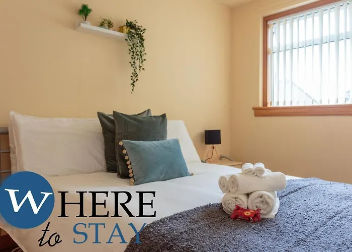 Lovely Apartment By The Hillwood Park-Free Parking