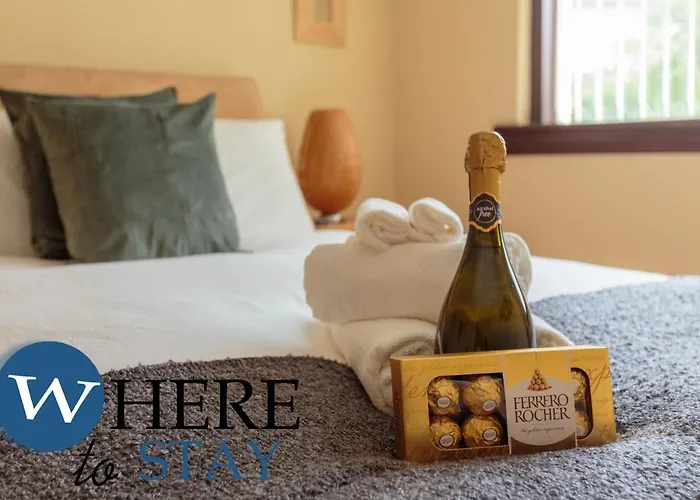 Lovely Apartment By The Hillwood Park-Free Parking