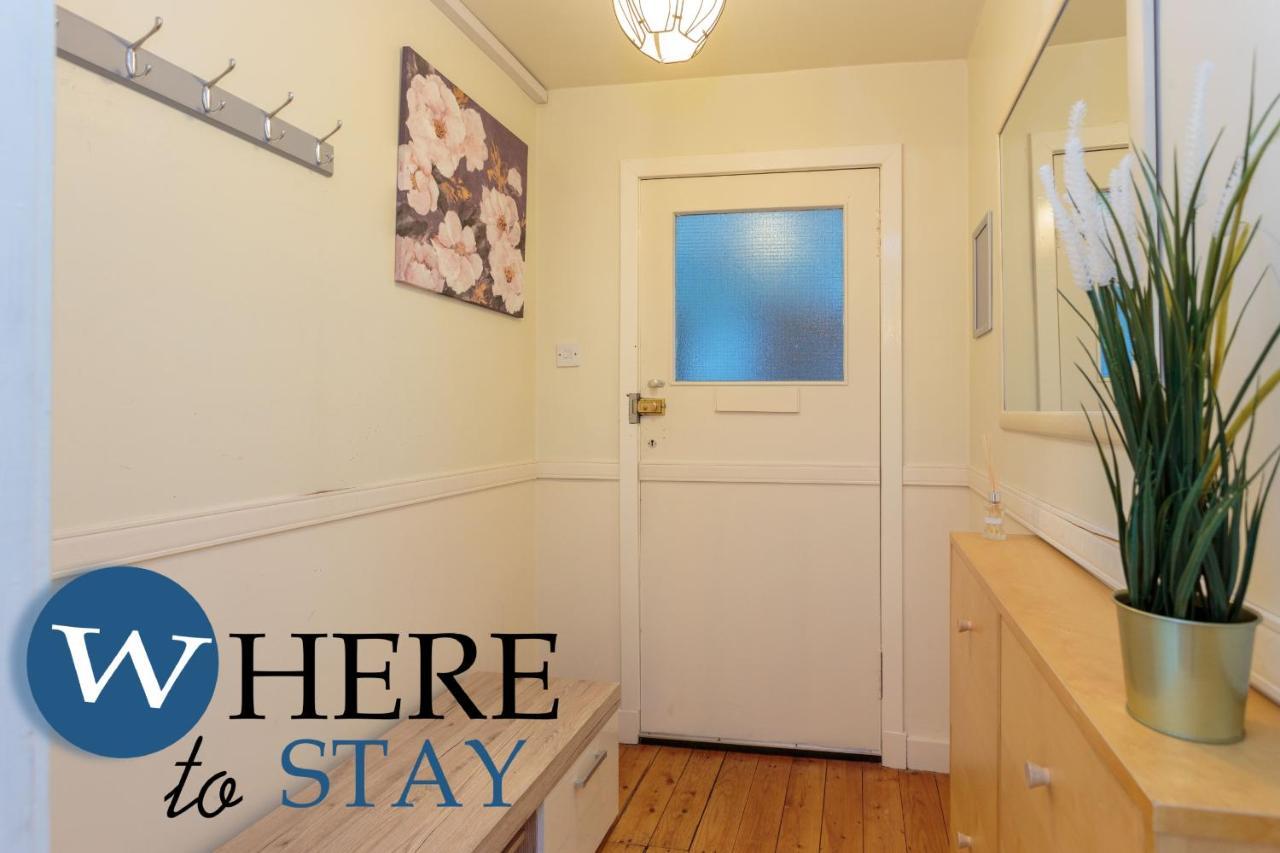 Apartamento Lovely By The Hillwood Park-free Parking